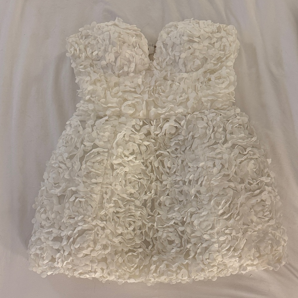 bcbgmaxazria White Strapless Dress